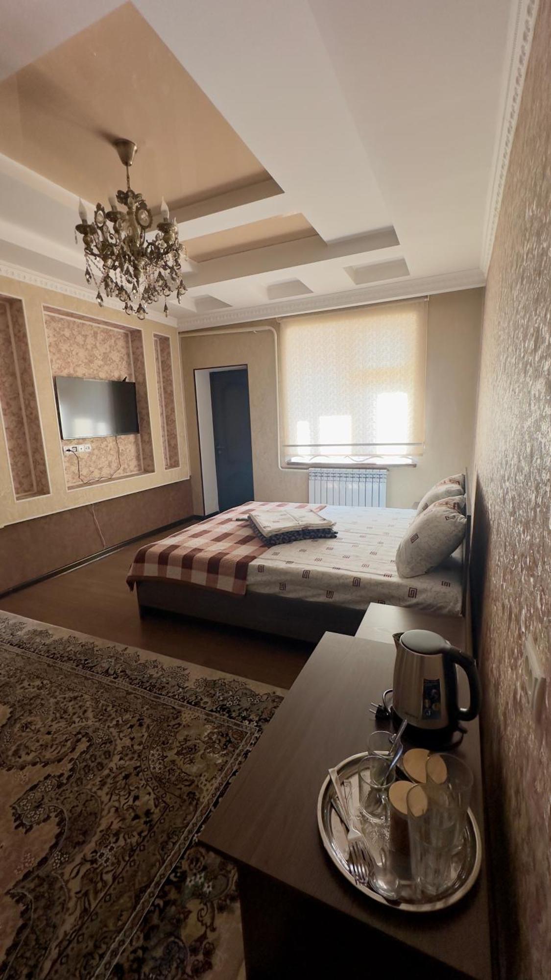 Lotos Hotel Bisjkek Buitenkant foto